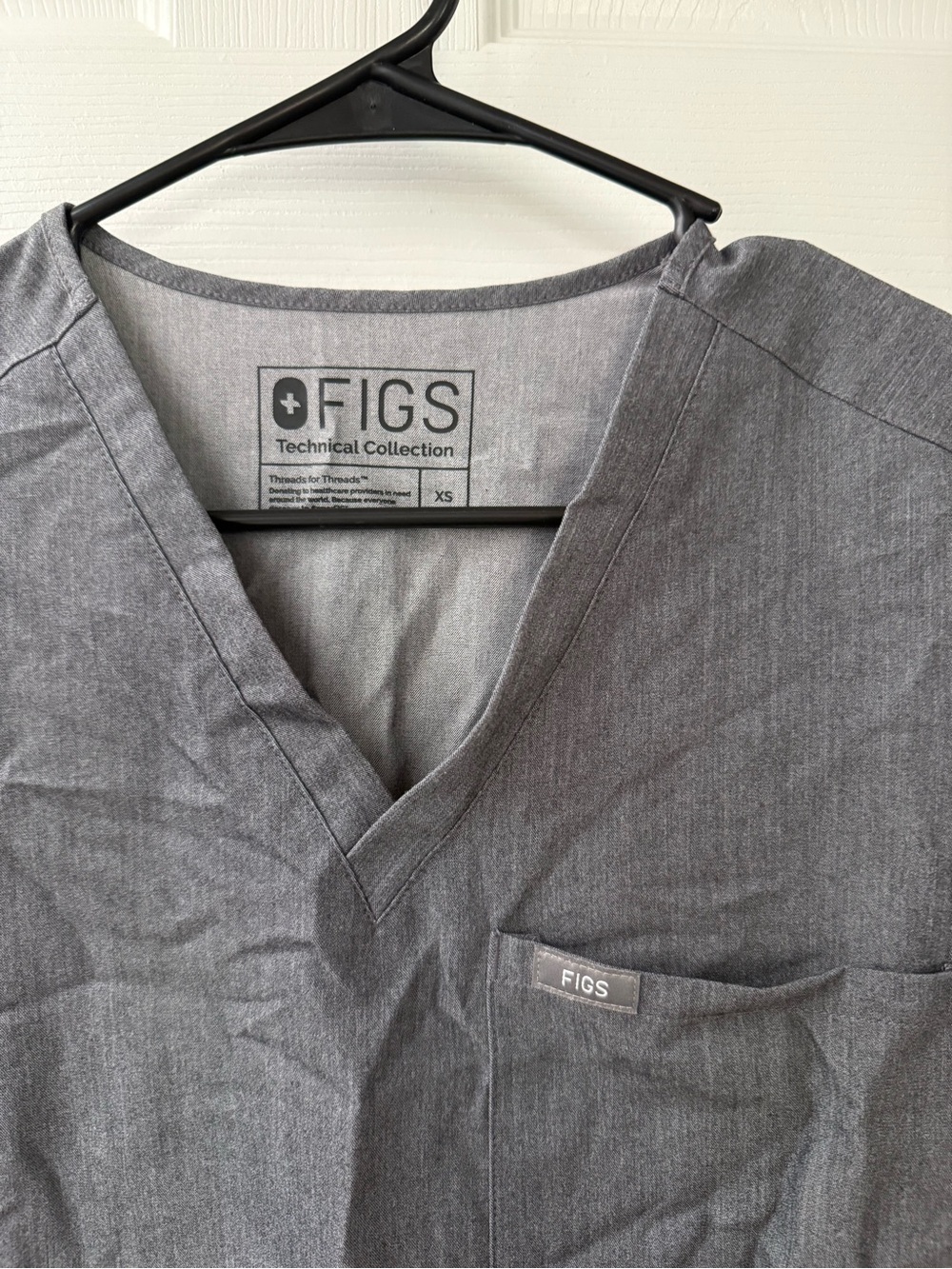Figs Women's V-Neck Scrub Top and Scrub Pant Set